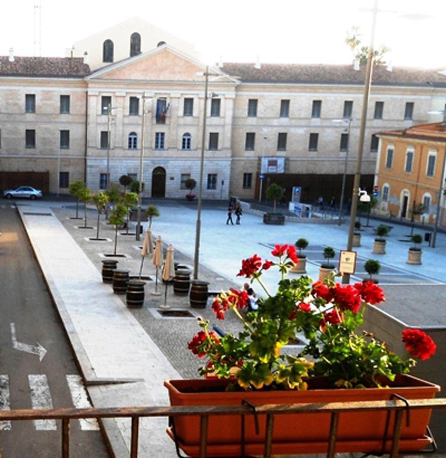 B&B Le Finestre Su Via Cavour Sassari Esterno foto
