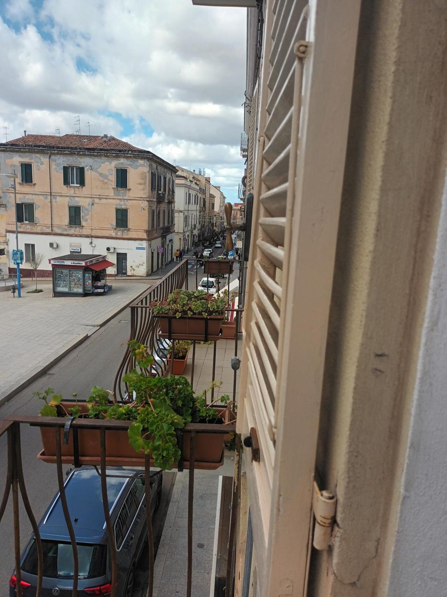 B&B Le Finestre Su Via Cavour Sassari Esterno foto