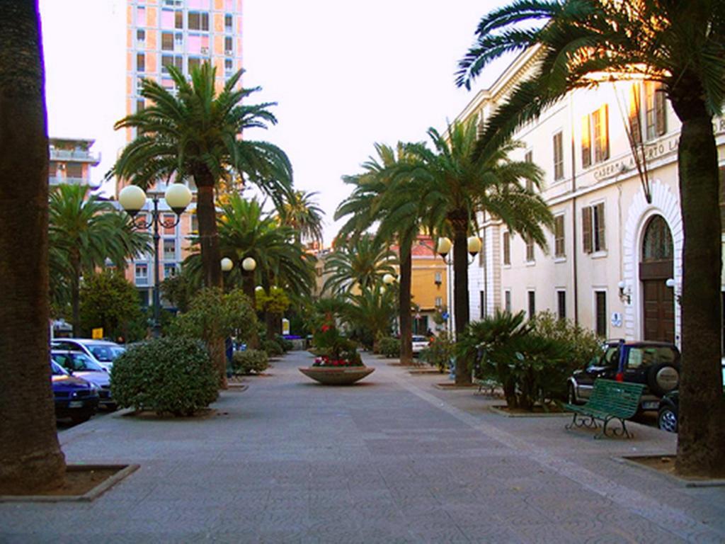 B&B Le Finestre Su Via Cavour Sassari Esterno foto